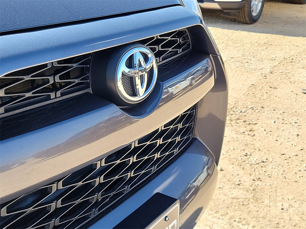 2017 Toyota 4Runner SR5 photo 13
