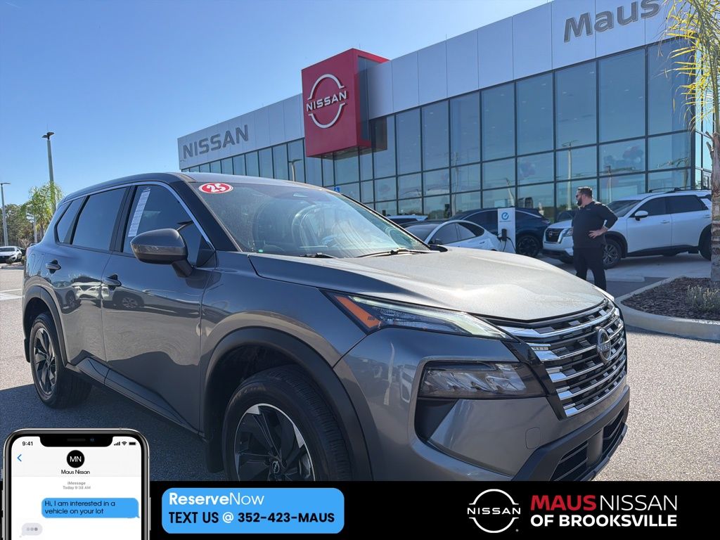 2025 Nissan Rogue SV's photo