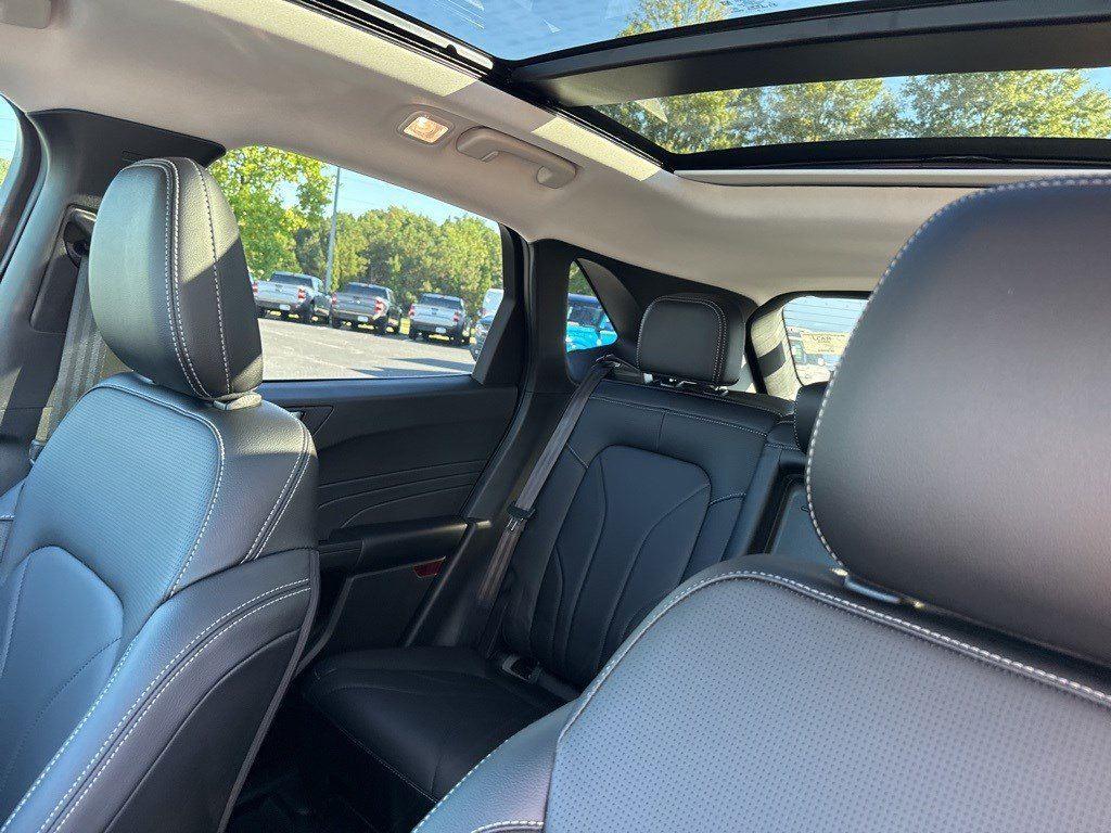 2025 Ford Escape Plug-In Hybrid photo 19