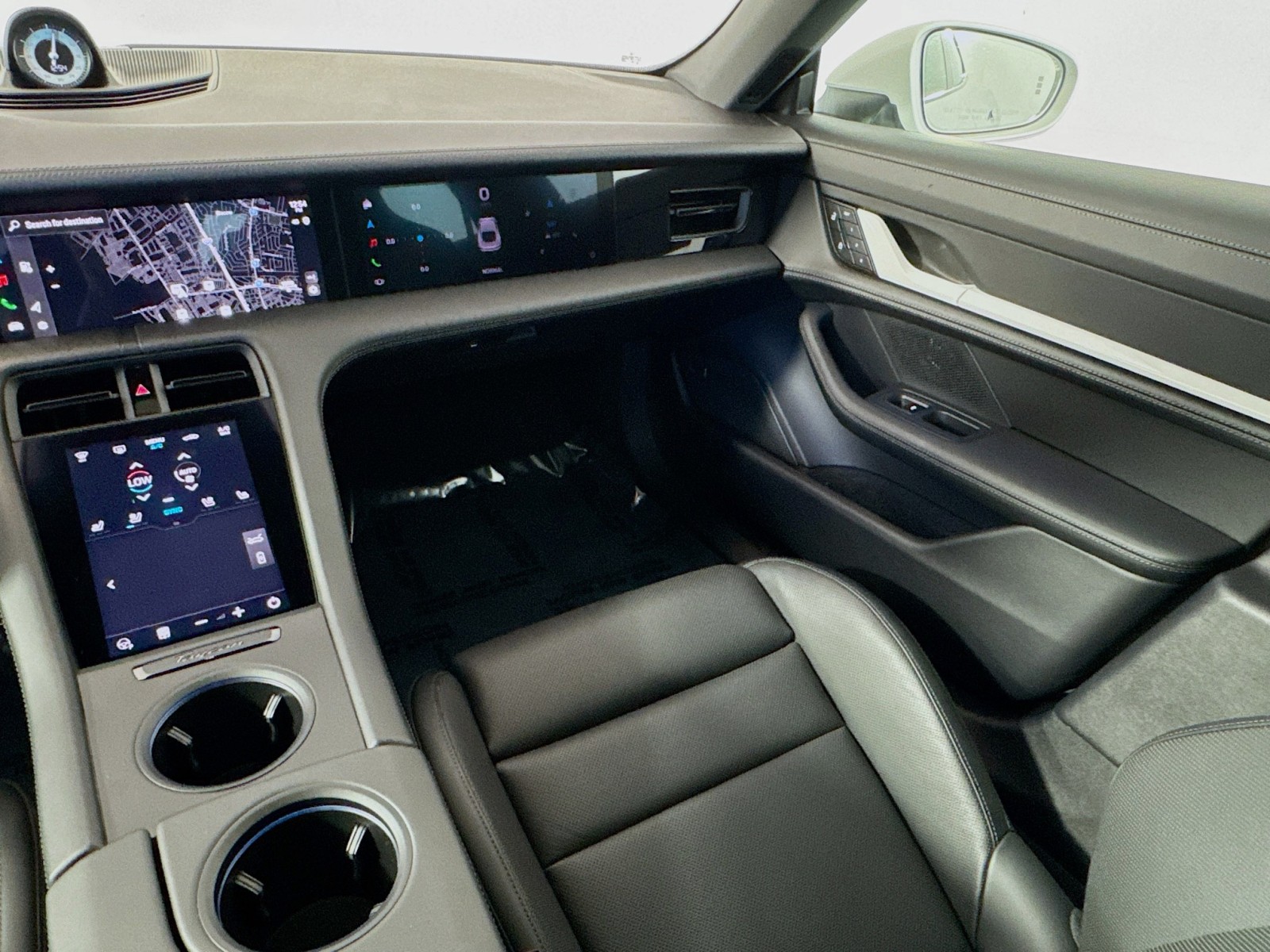 2025 Porsche Taycan 4S photo 21