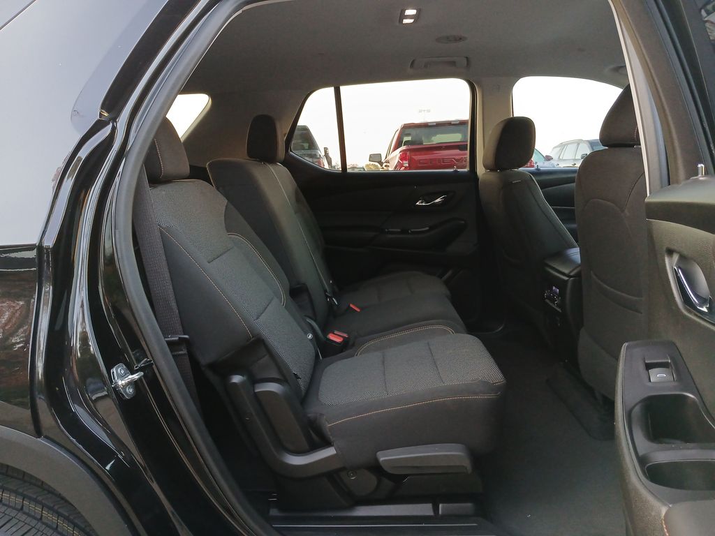 2020 Chevrolet Traverse LS photo 27