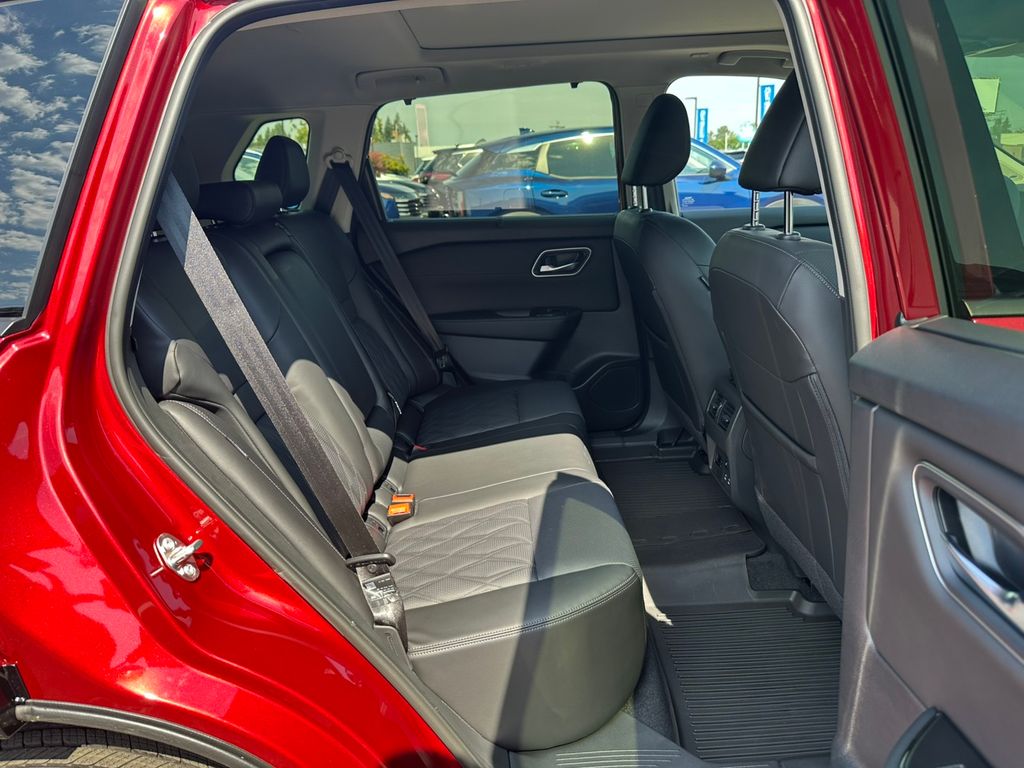 2026 Nissan Rogue Platinum photo 26