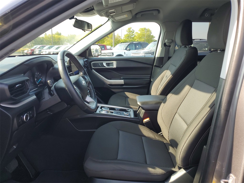 2023 Ford Explorer XLT photo 4