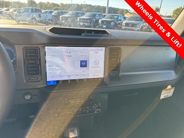 2025 Ford Bronco Base photo 19