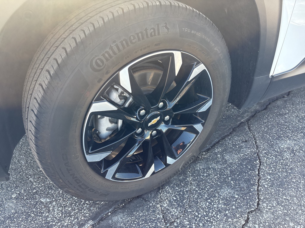 2023 Chevrolet Trailblazer LT photo 3