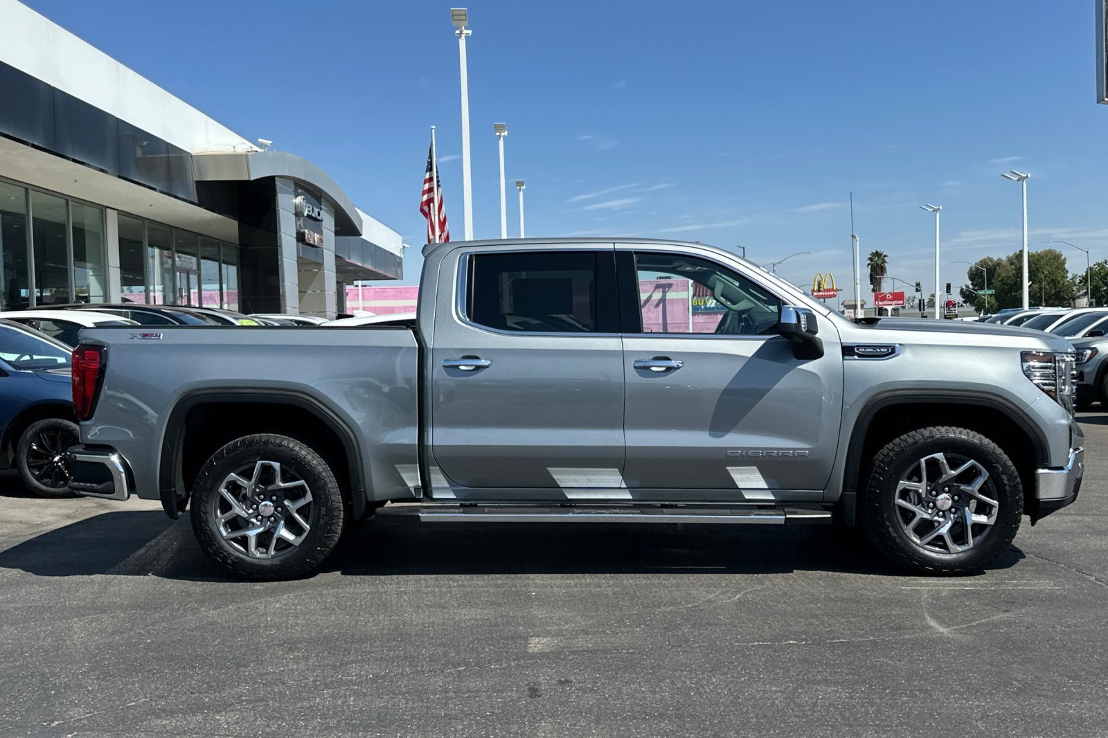 2025 Gmc Sierra 1500 SLT photo 4