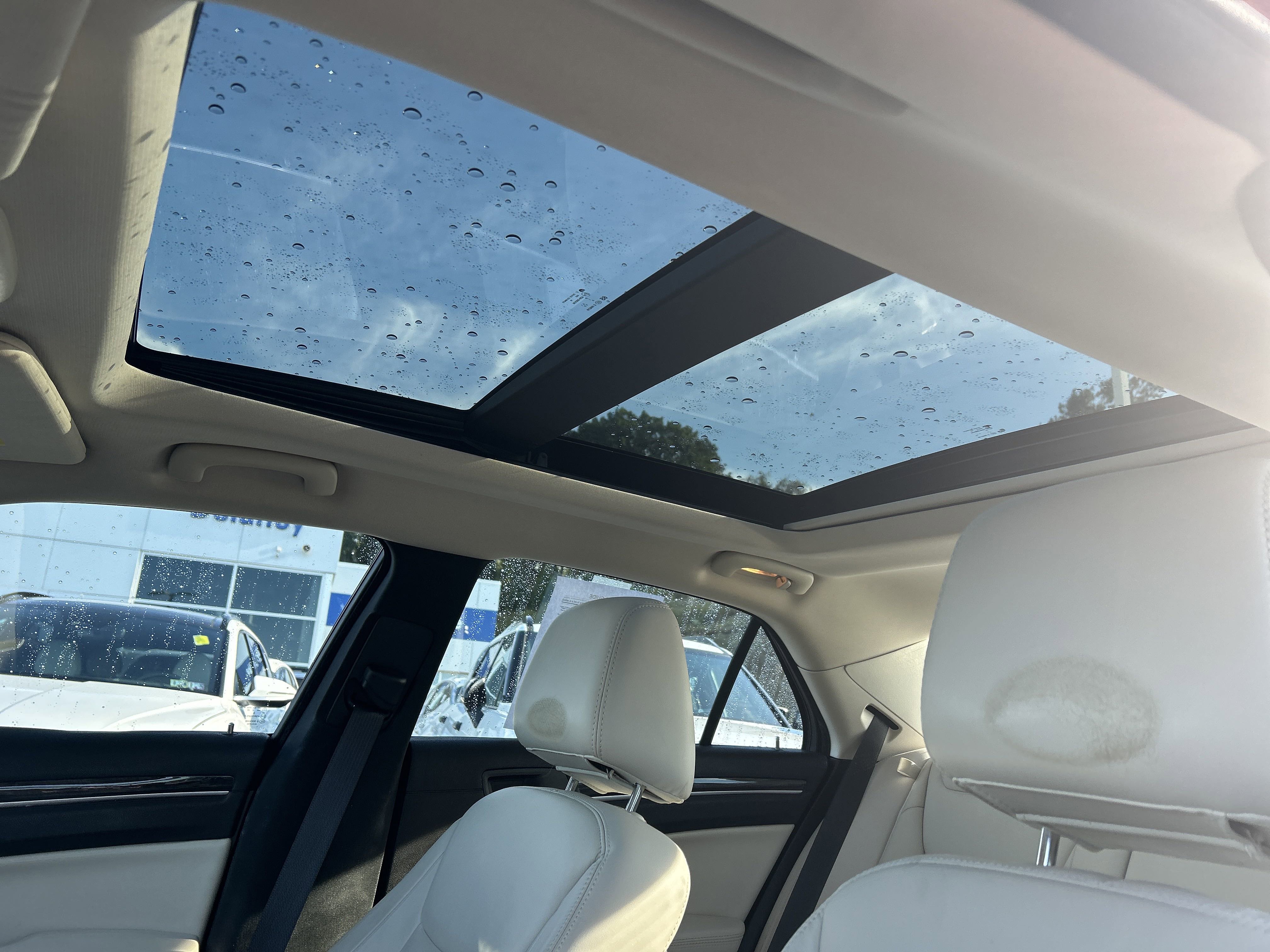 2016 Chrysler 300 Limited photo 4