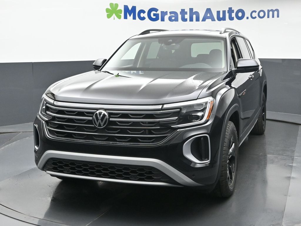 2026 Volkswagen Atlas Peak Edition SE photo 3