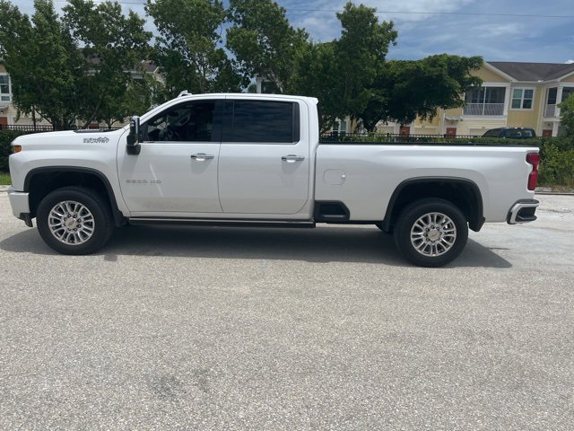 2022 Chevrolet Silverado 2500HD High Country photo 2