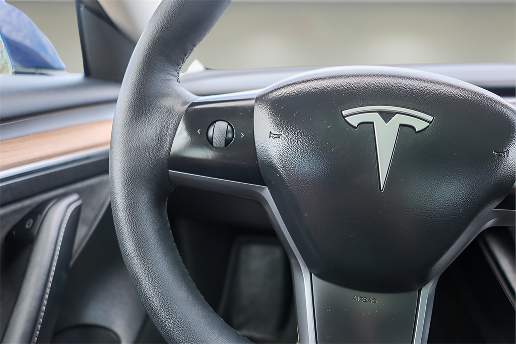 2023 Tesla Model 3 photo 11