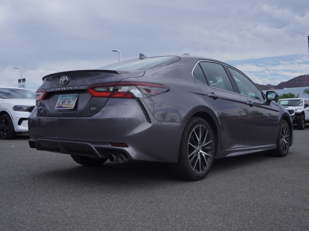 2023 Toyota Camry SE photo 3