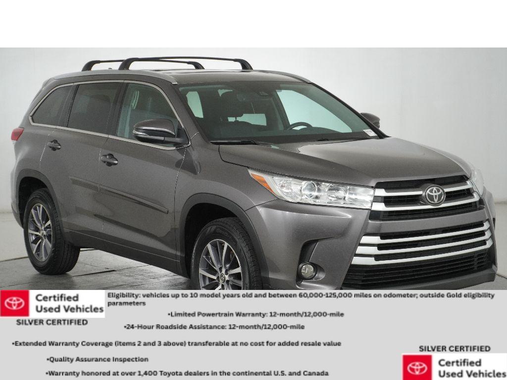 2017 Toyota Highlander XLE's photo