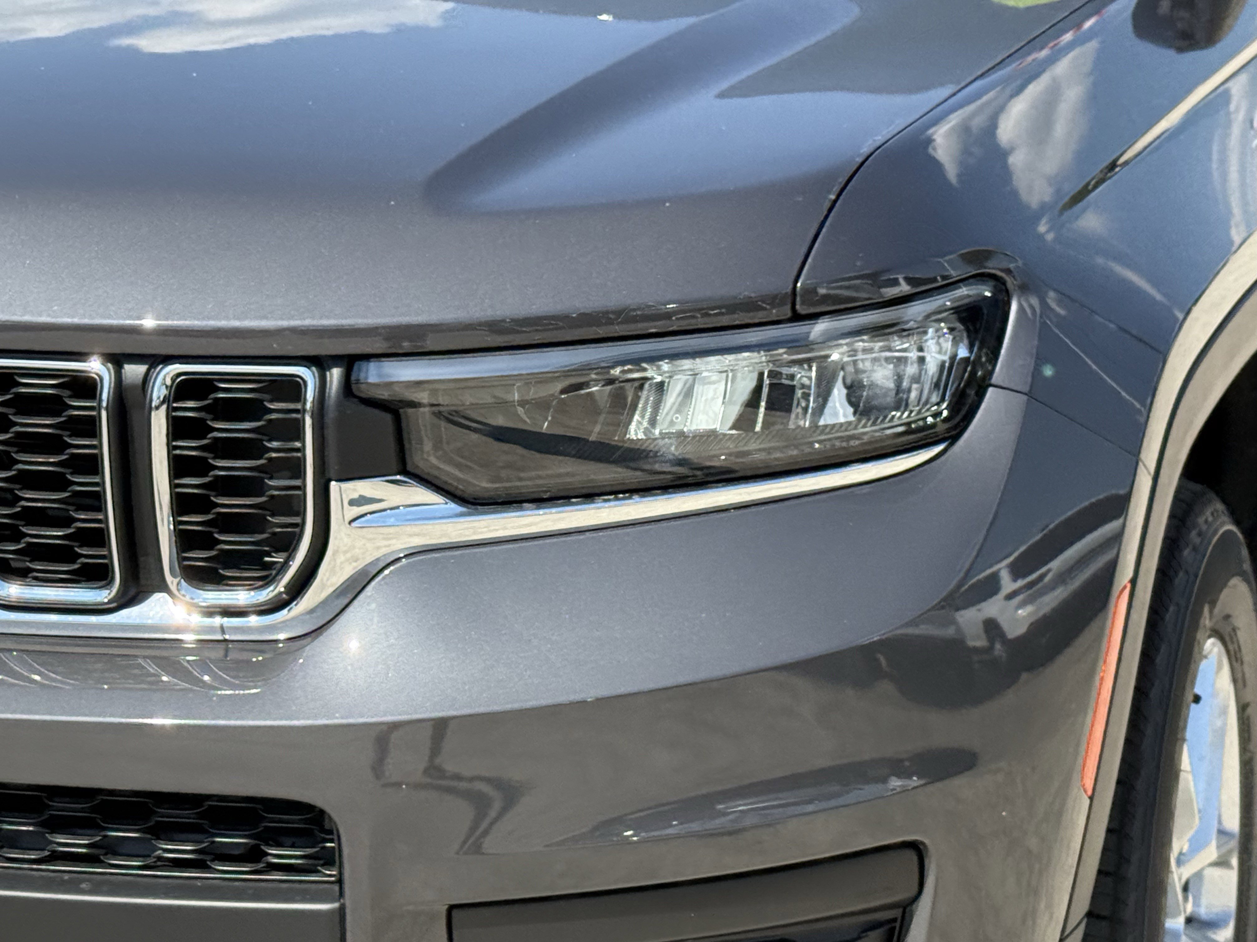 2025 Jeep Grand Cherokee Laredo X photo 4