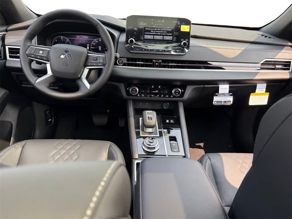 2025 Mitsubishi Outlander PHEV SEL Black Edition photo 4