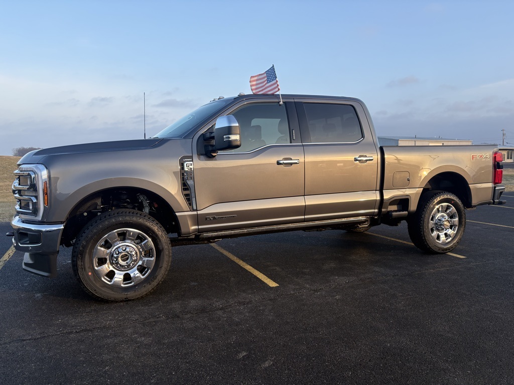 2026 Ford F-350 Super Duty Lariat's photo
