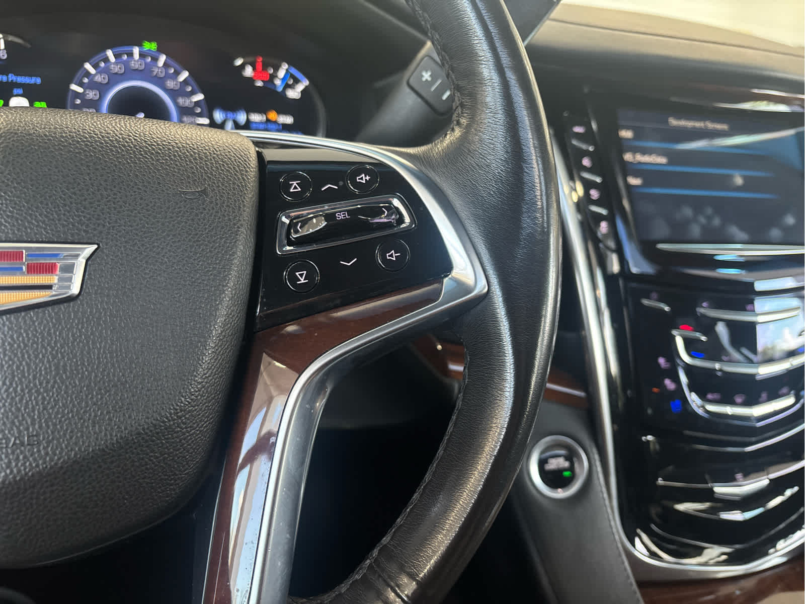 2018 Cadillac Escalade ESV Luxury photo 19