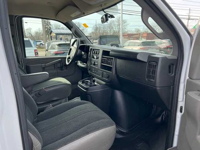 2023 Gmc Savana 2500 Cargo photo 14