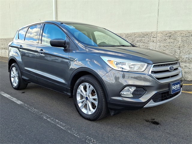 Used 2017 Ford Escape SE with VIN 1FMCU0GD6HUC92277 for sale in Maple Shade, NJ