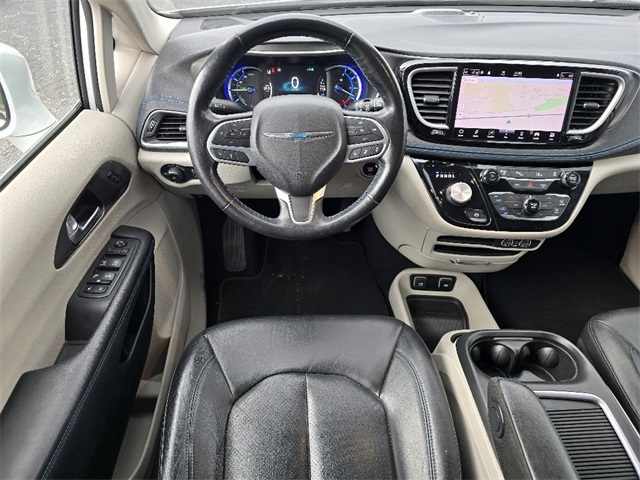 2021 Chrysler Pacifica Hybrid Touring L photo 3