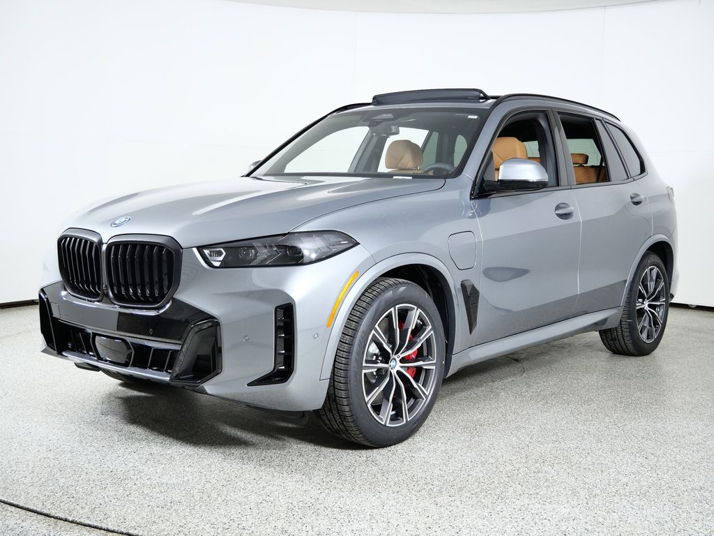 2026 BMW X5 50e's photo
