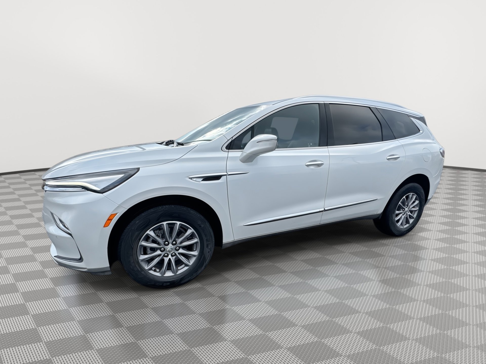 2024 Buick Enclave Essence's photo