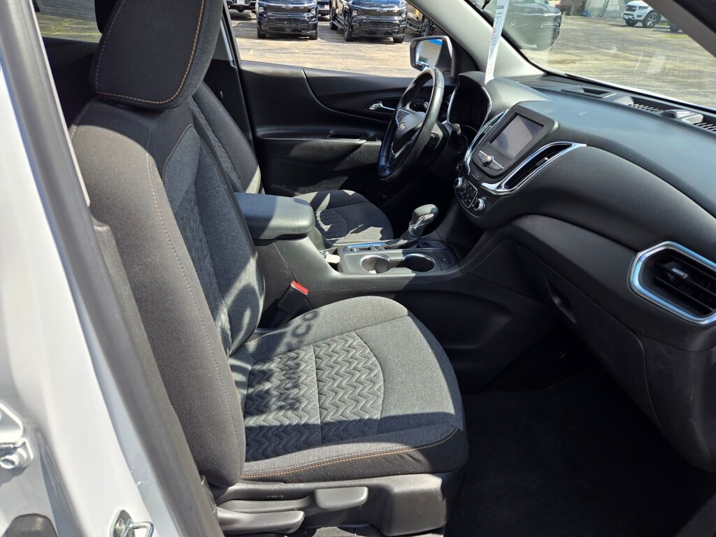 2022 Chevrolet Equinox LT photo 4