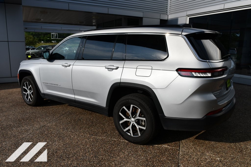 2024 Jeep Grand Cherokee Limited photo 3