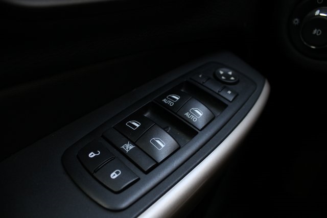 2017 Jeep Cherokee Limited photo 13