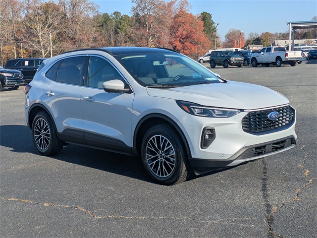 2025 Ford Escape Plug-In Hybrid Base photo 3