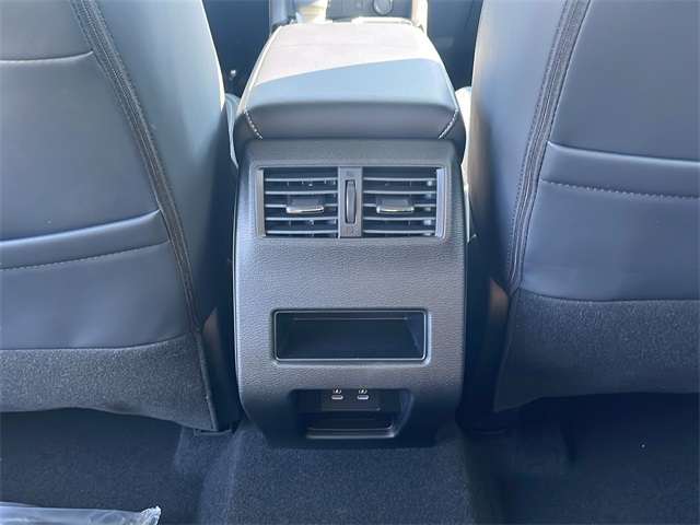 2025 Mitsubishi Outlander SE photo 32