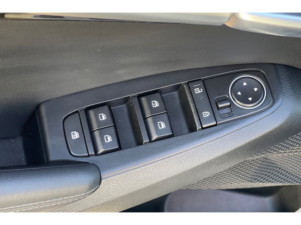 2025 Kia Seltos S photo 9
