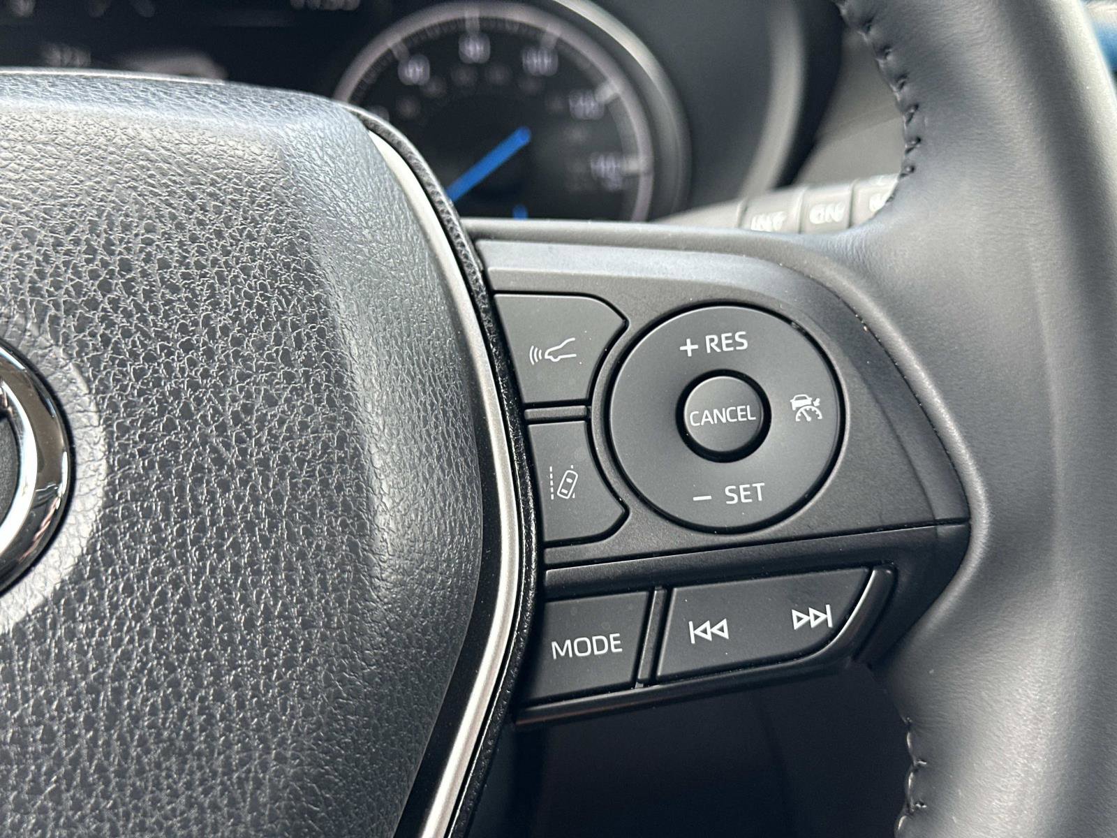 2023 Toyota Venza LE photo 31