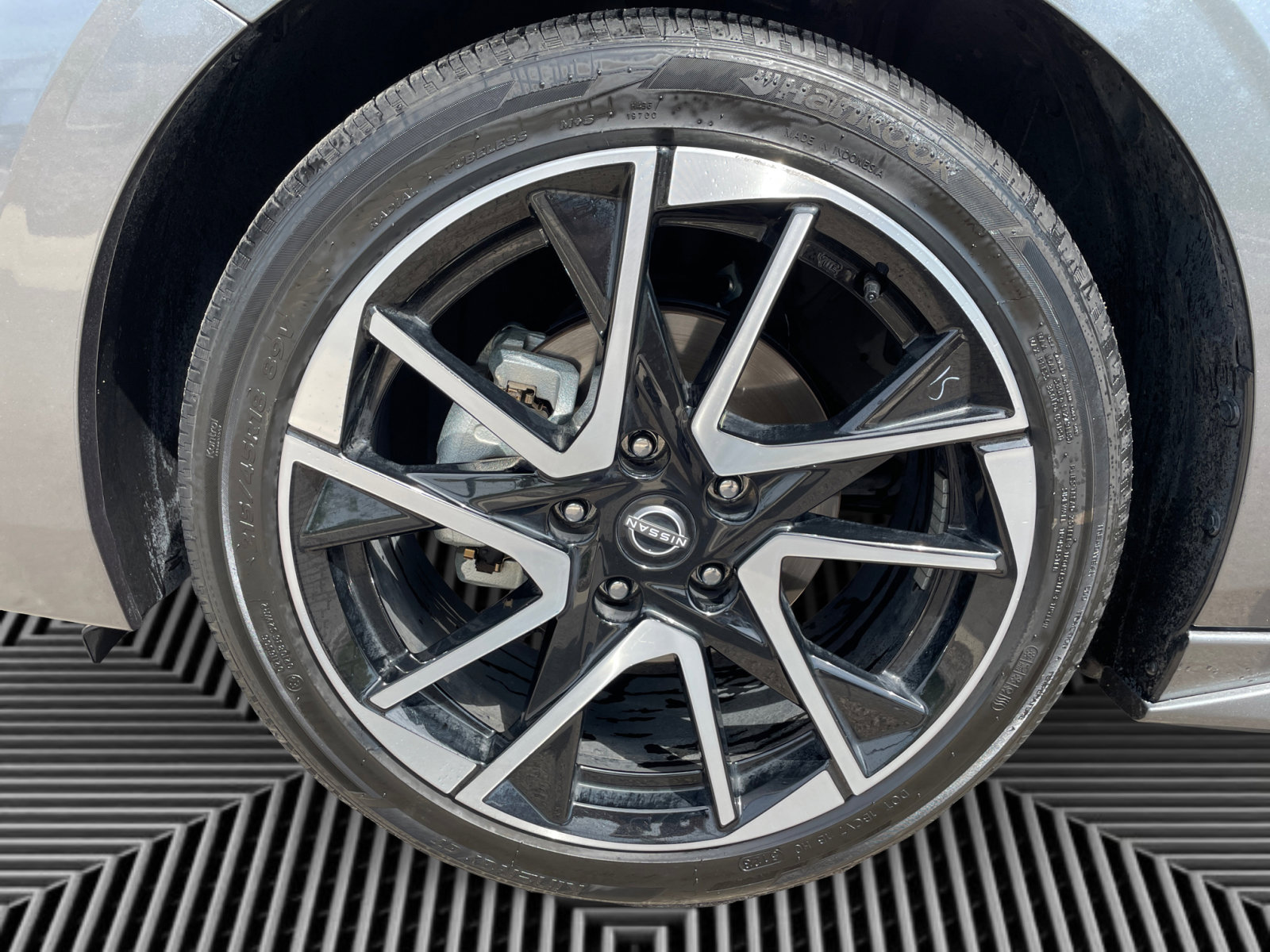 2024 Nissan Sentra SR photo 17