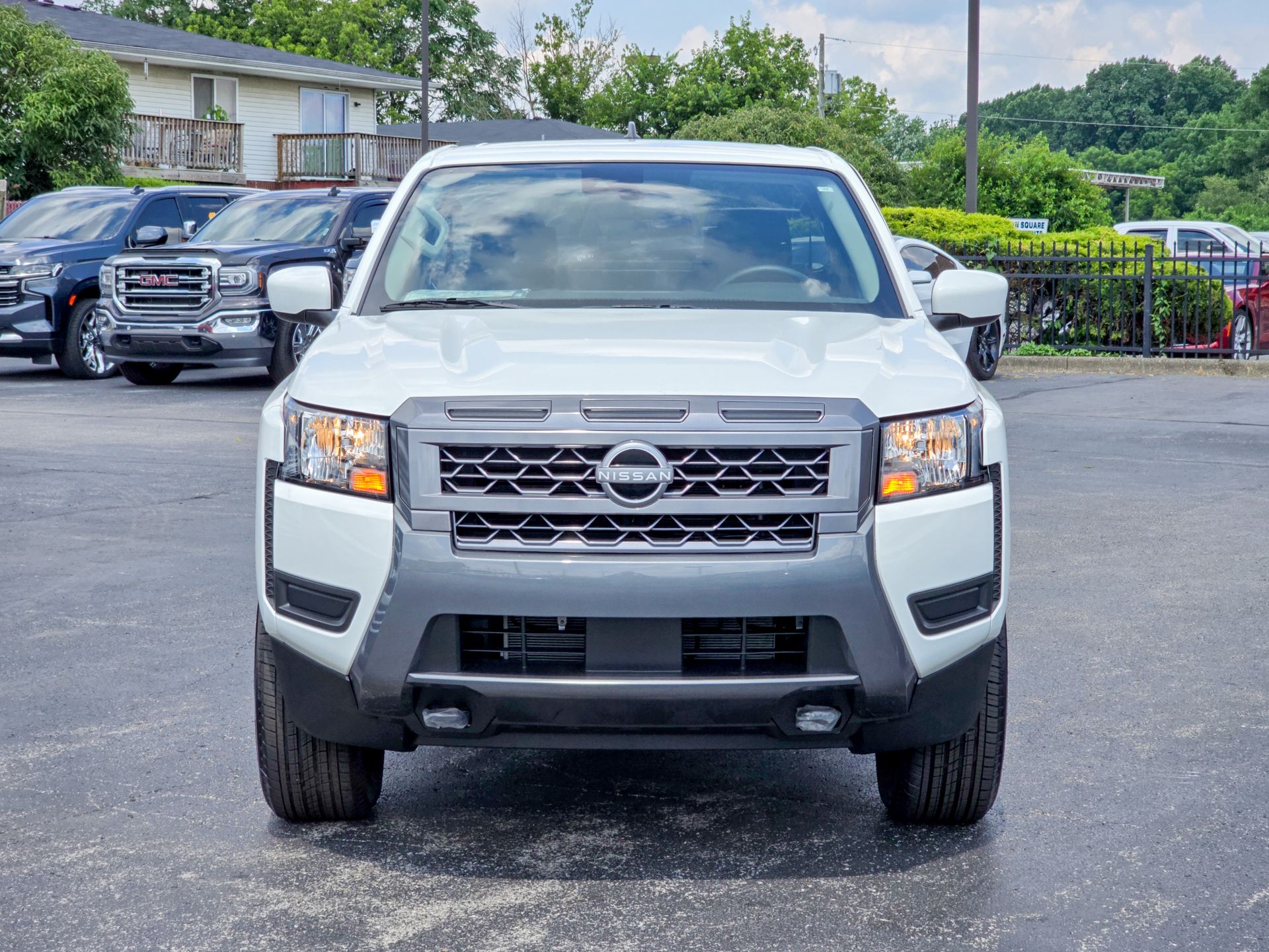 2025 Nissan Frontier SV photo 4