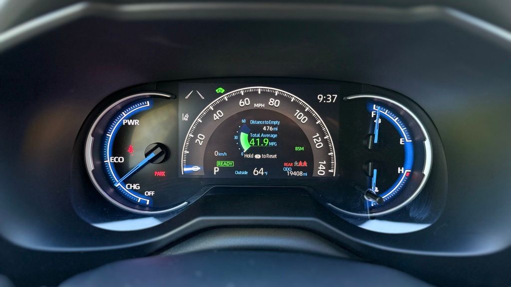 2024 Toyota RAV4 Hybrid XLE photo 24