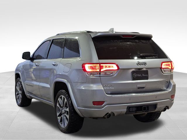 2017 Jeep Grand Cherokee Overland photo 2