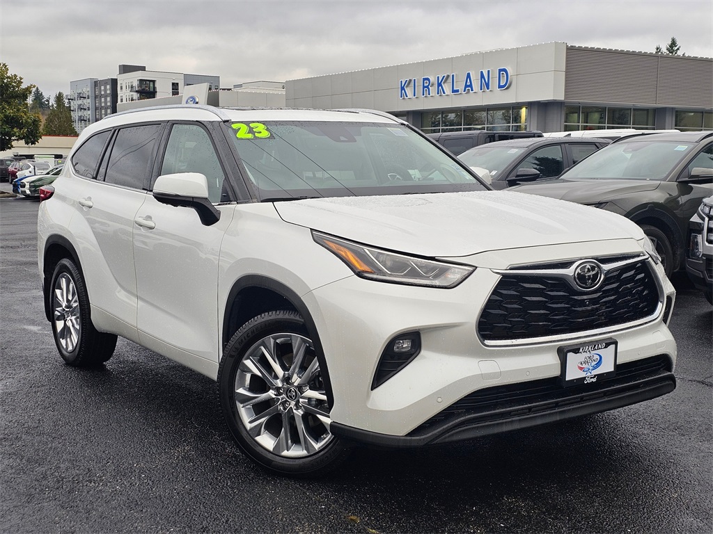 2023 Toyota Highlander Limited's photo