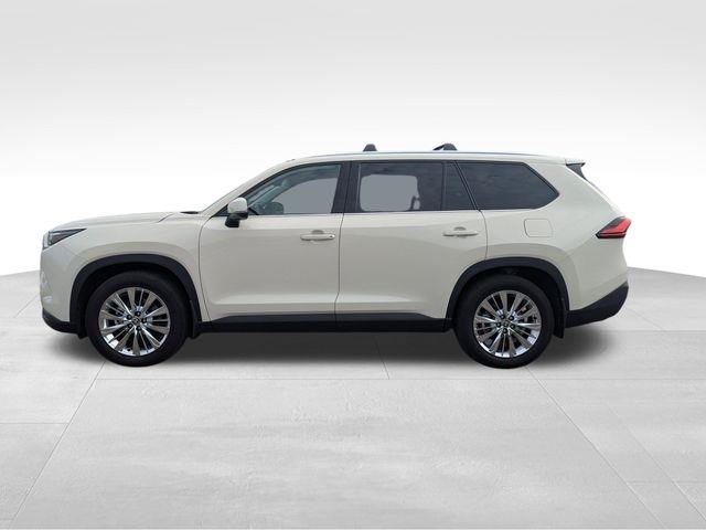 2024 Toyota Grand Highlander XLE photo 2