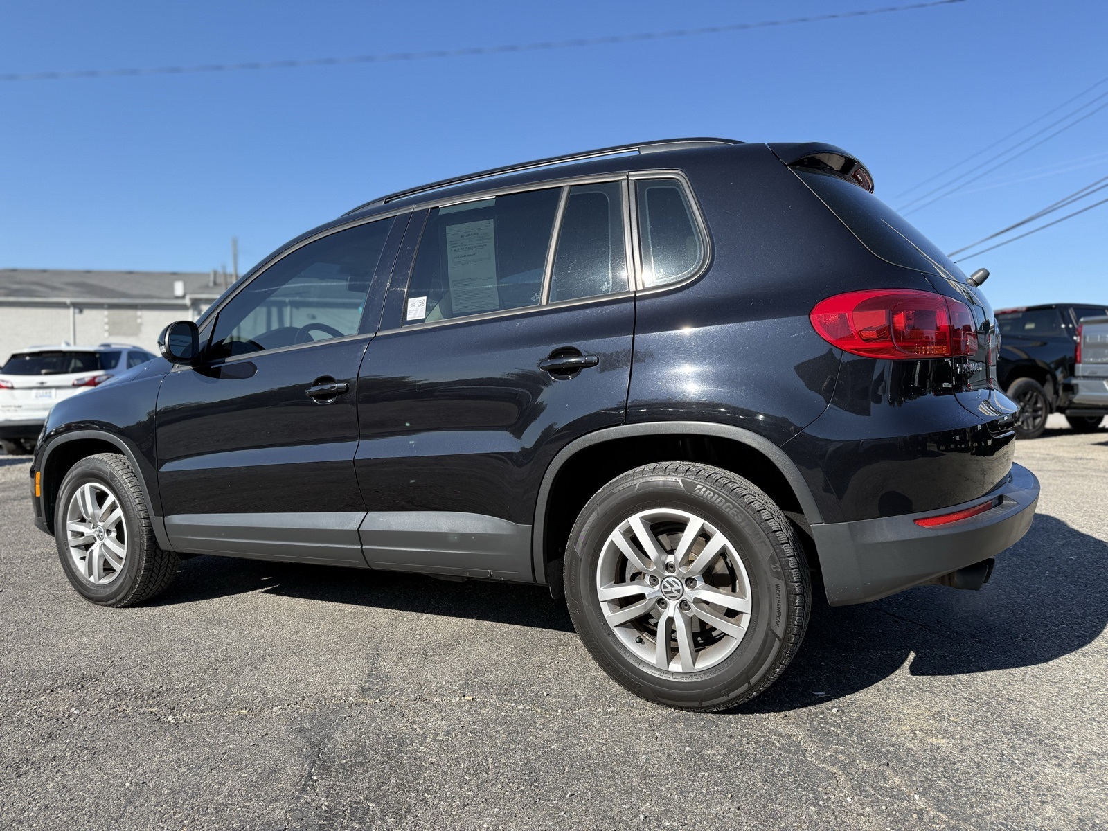 2016 Volkswagen Tiguan R-Line SEL photo 2