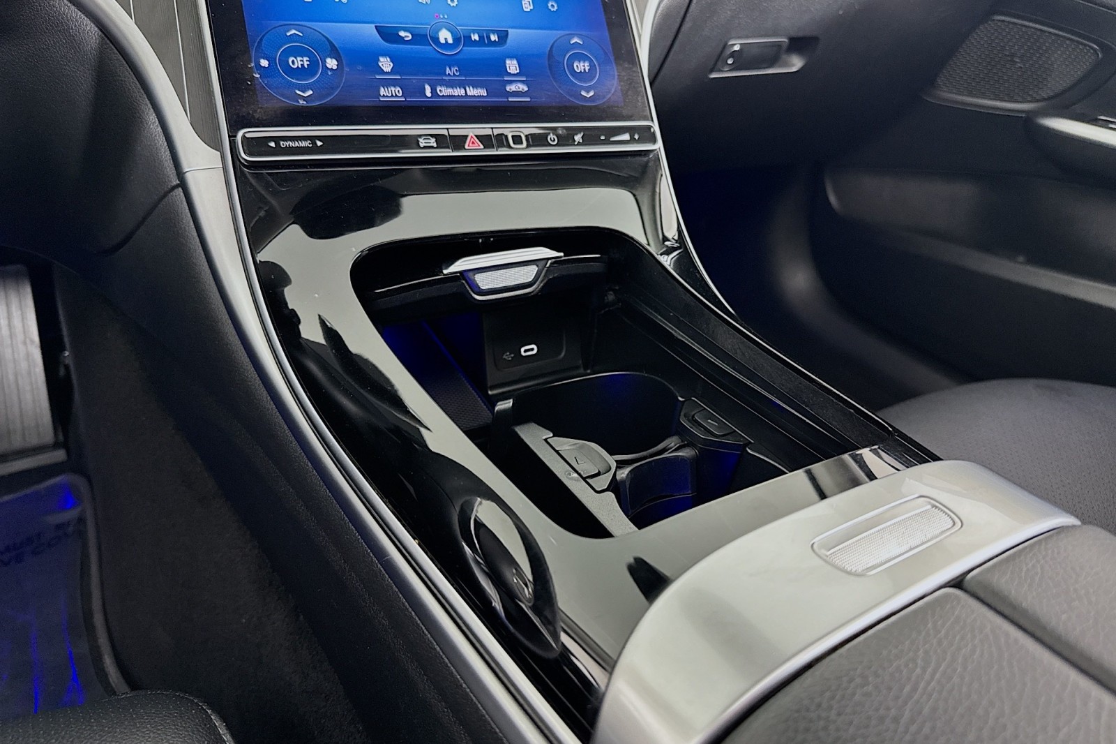 2023 Mercedes Benz C 300 photo 3