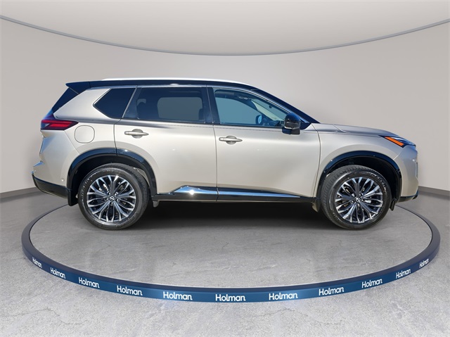 2024 Nissan Rogue Platinum photo 4