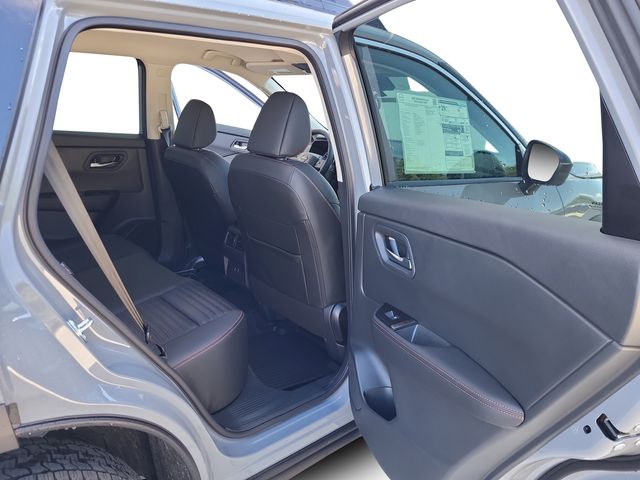 2026 Nissan Rogue SV photo 23