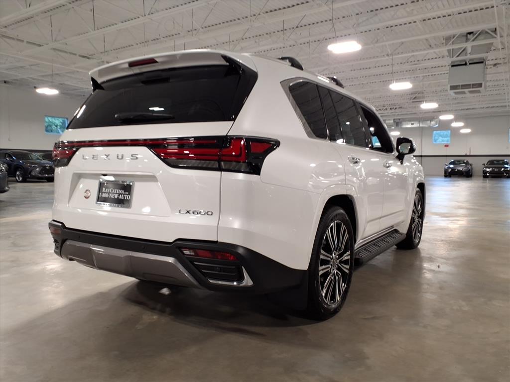 2025 Lexus LX 600 Luxury photo 13