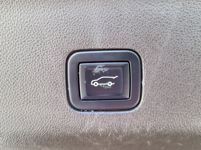 2023 Chevrolet Suburban Z71 photo 4