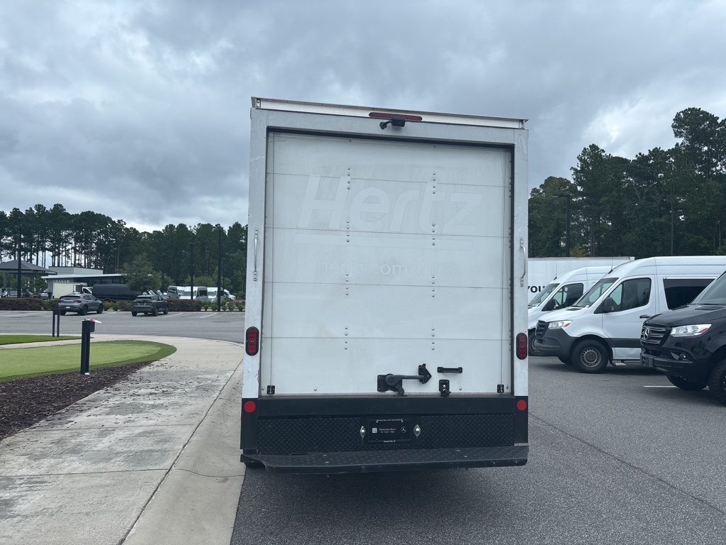 2022 Ford Transit Cutaway photo 4