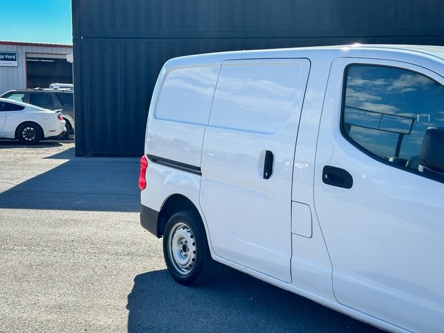 2019 Nissan NV200 S photo 4