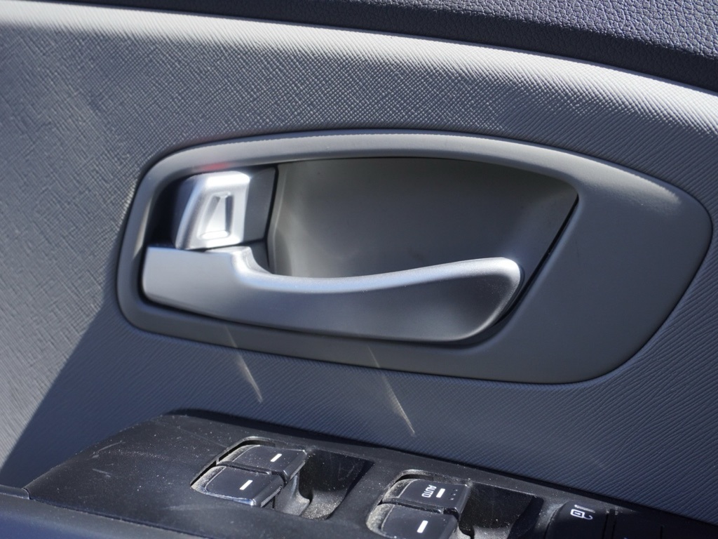 2017 Kia Sedona LX photo 10