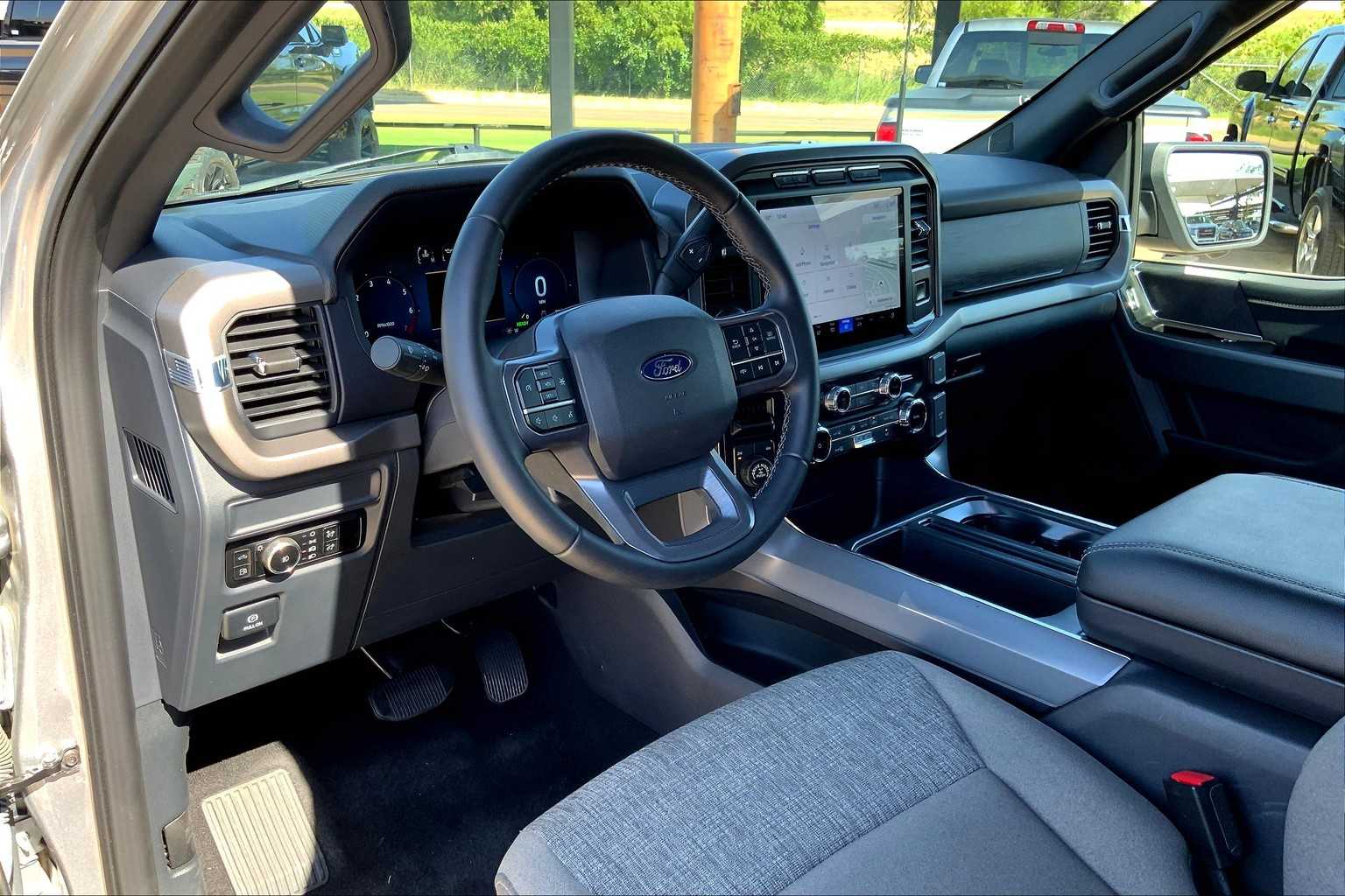 2024 Ford F-150 XLT photo 17