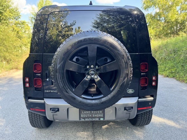 2022 Land Rover Defender 110 X-Dynamic SE photo 8