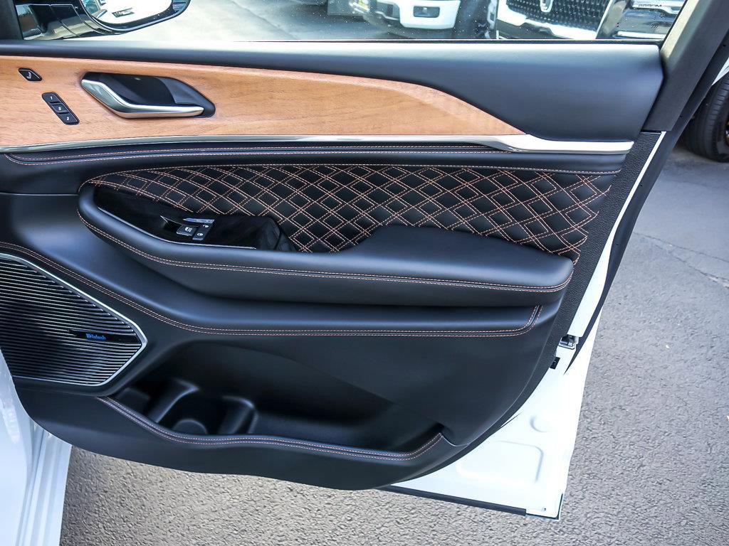 2023 JEEP GRAND CHEROKEE - Image 33